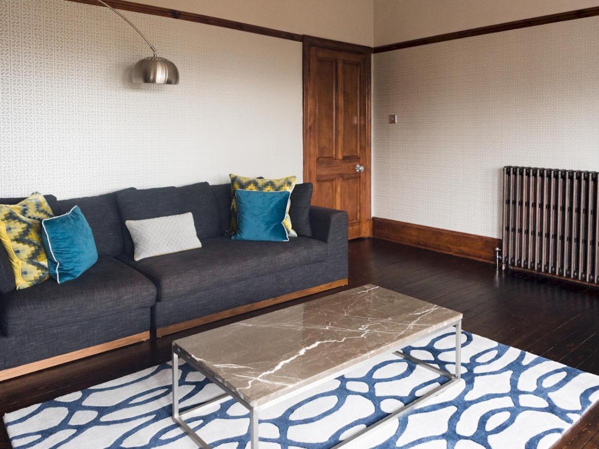 Pass The Keys Beautiful, Traditional 2 Bed Flat W Free Parking Glasgow Exterior photo