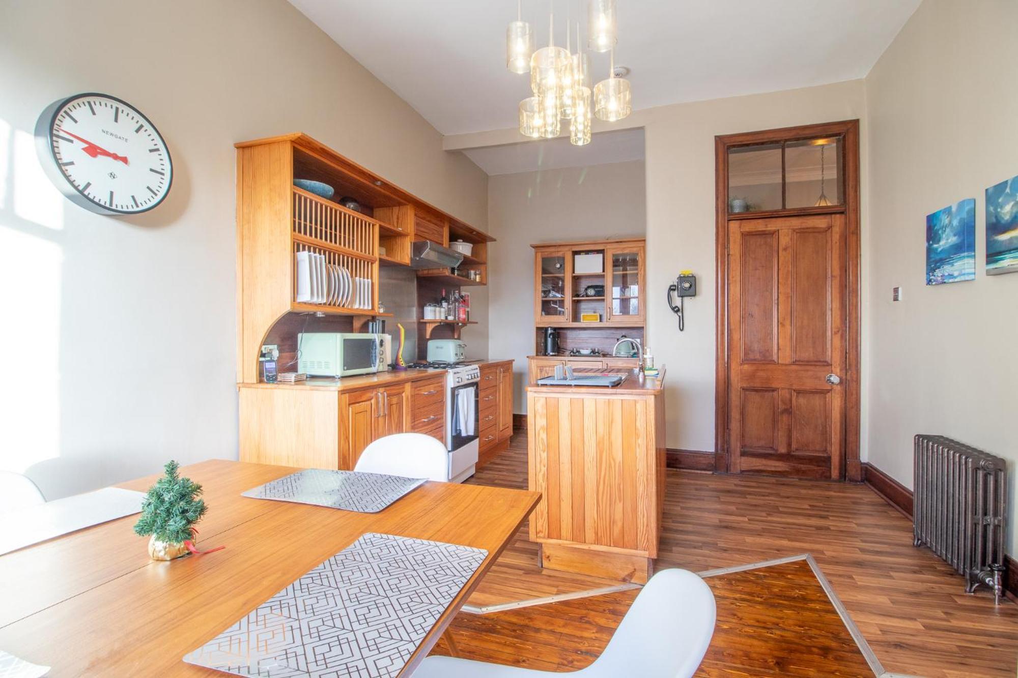 Pass The Keys Beautiful, Traditional 2 Bed Flat W Free Parking Glasgow Exterior photo